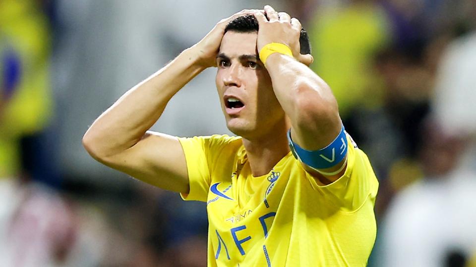 cristiano ronaldo al nassr hands on head