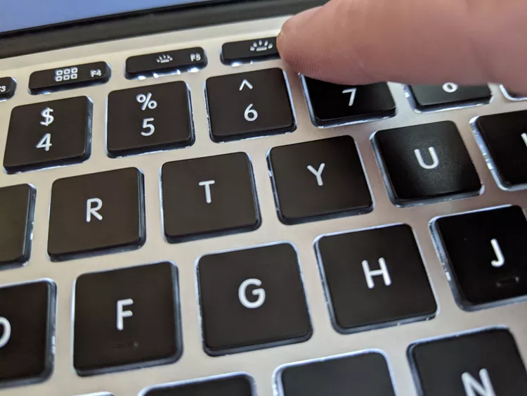 increase brightmness in mac