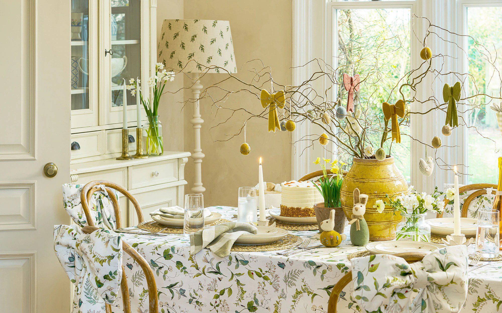 Create a Dreamy Spring Table with Butter Yellow and Fresh Moss ...