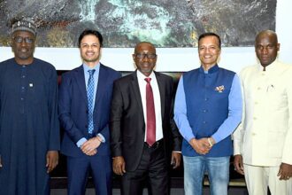 17762418055103552723121350785407