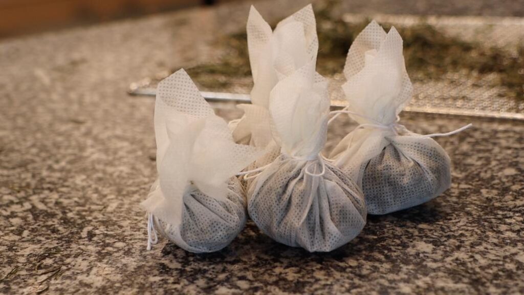 17769220277451918585571686337411