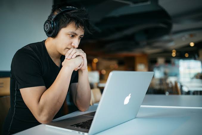 How to Stay Focused During Online Classes
