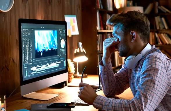 How to Reduce Eye Strain from Screens and Devices