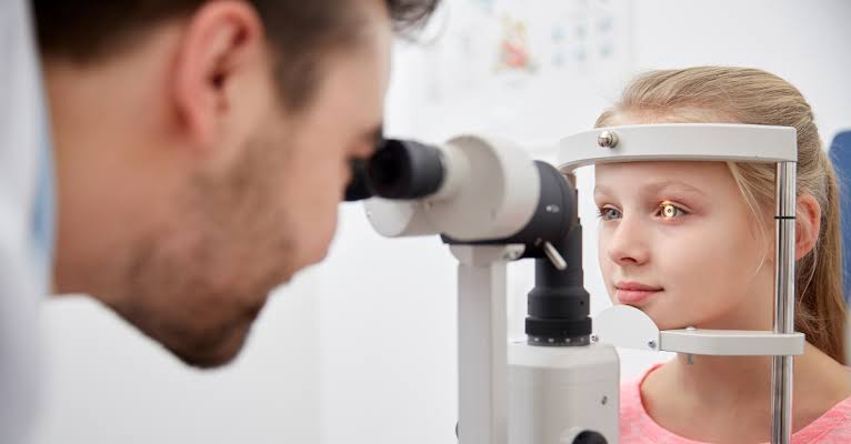 Signs You Need to See an Eye Doctor Soon