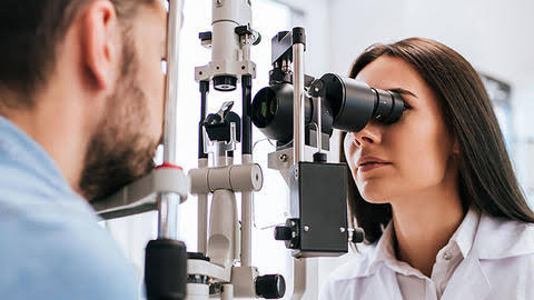 Signs You Need to See an Eye Doctor Soon