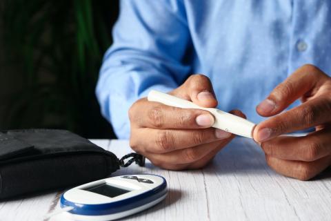 How to Check for Early Warning Signs Specific to Men